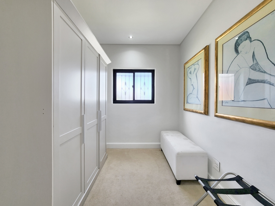 To Let 7 Bedroom Property for Rent in Camps Bay Western Cape